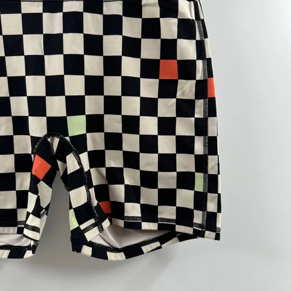 Fabletics Motion Checkerboard Biker Shorts Size M - Picture 3 of 9